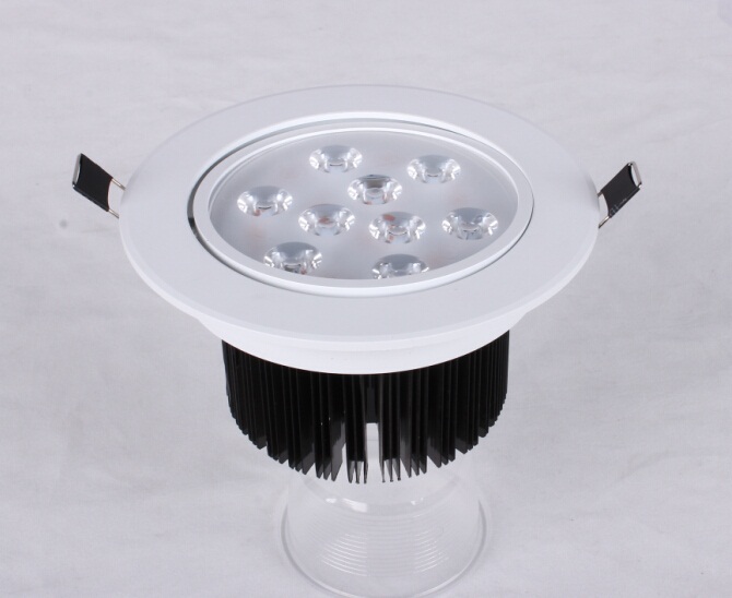 全白配黑色太陽(yáng)花厚料散熱器